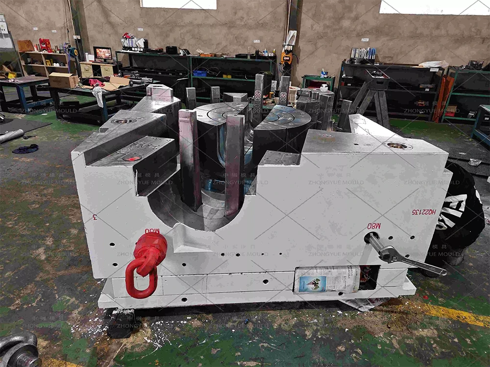 Plastic PP DN1000 Manhole 4-Way Base Mould Ready