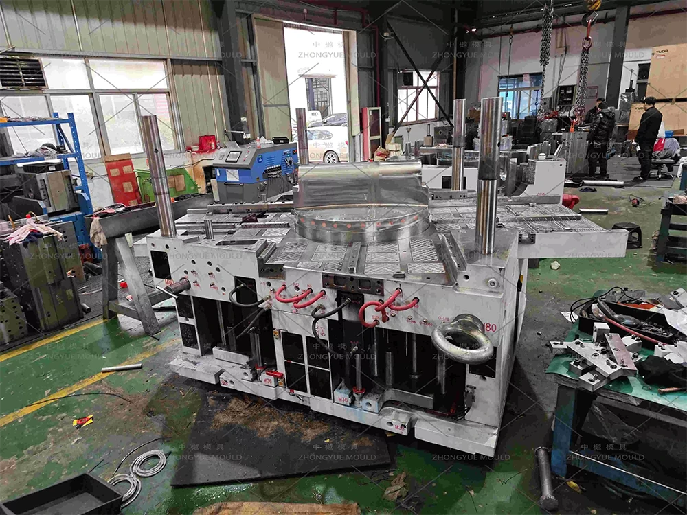 Plastic PP DN1000 Manhole 4-Way Base Mould Ready
